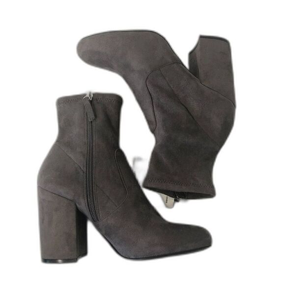 STEVE MADDEN Boots Women's Size 7 M Gray Gaze Faux Suede Ankle Booties NWT - Picture 1 of 9